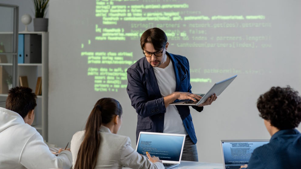 IT Vendor Selection Criteria Checklist to Choose the Right One