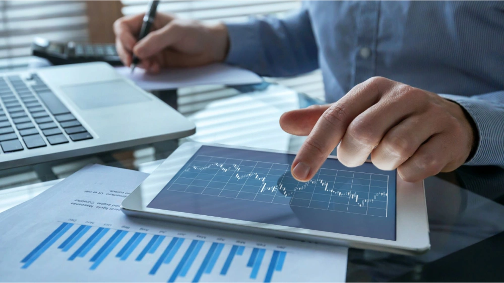 What Are the Advantages of a BI Strategy?