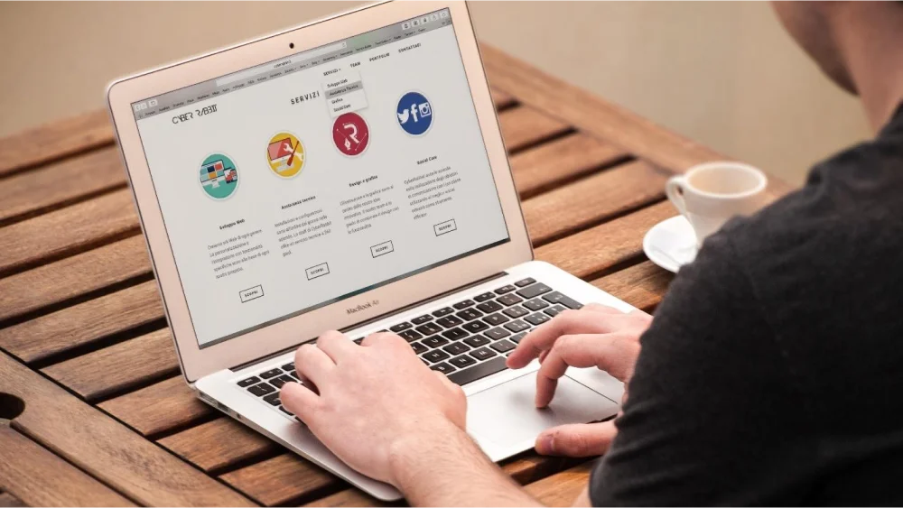 Importance of User Experience: Meeting Customer Needs through Outsourcing – Opt for Progressive Web Apps (PWAs)